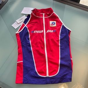 Woman’s Stella Jene activewear top red blue size 42
